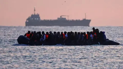 First Migrant Sent Back to France Under Recent ‘One In, One Out’ Agreement